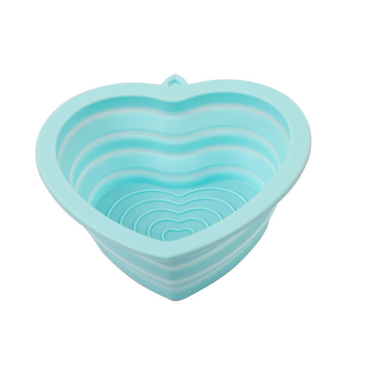 Heart-Shaped Foldable Silicone Pet Bowl with Lanyard